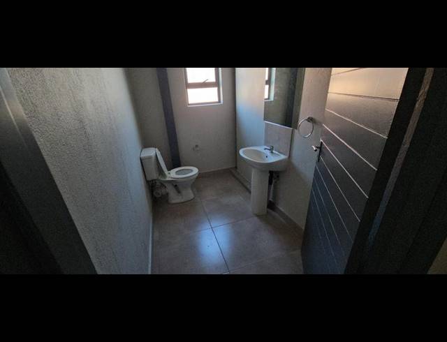 INDUSTRIAL PROPERTY TO RENT IN HALFWAY HOUSE